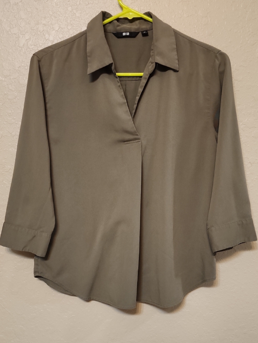 UNIQLO Olive Green Women's Collared Blouse